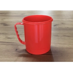 Plastovy hrnek cerveny 720ml