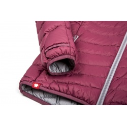 Ocun Tsunami ECO Jacket W rose maroon silver damska lehka perova bunda s kapuci DWR 2