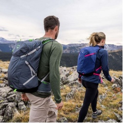 Osprey Sportlite 25l M L lehky minimalisticky turisticky outdoorovy batoh alkaline 3