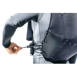 Deuter Ascender 13l ultralehky turisticky i bezecky batoh black 9