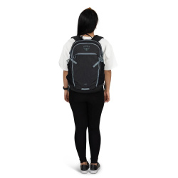 Osprey Axis 24l mestsky batoh s kapsou na notebook black shale grey 5