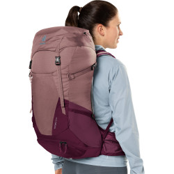 Deuter Futura 30l SL damsky turisticky batoh ashrose cassis 11