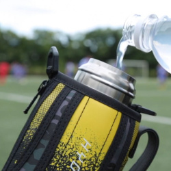 Thermos Sport 1500 ml hydratacni termoska s pouzdrem a popruhem cernozluta5